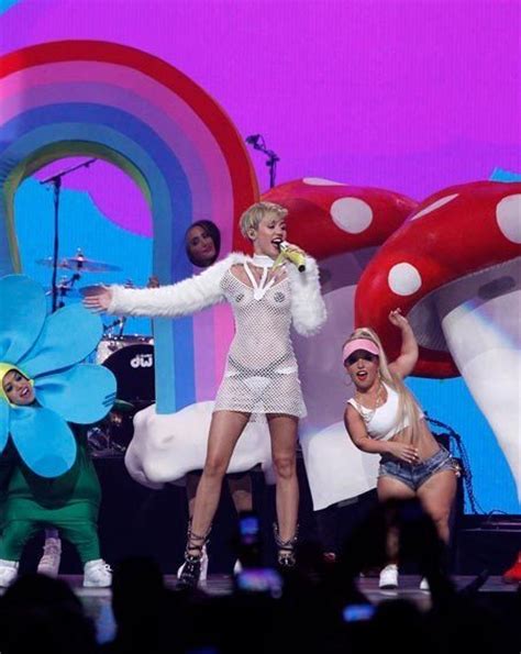 <b>Miley</b> <b>Cyrus</b> <b>pussy</b>. . Miley cyrus pussy flash
